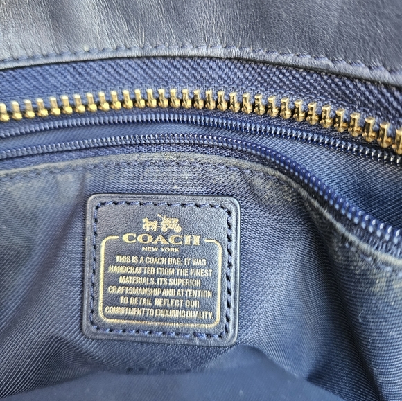 Coach Handbag with long strap - Picture 4 of 5